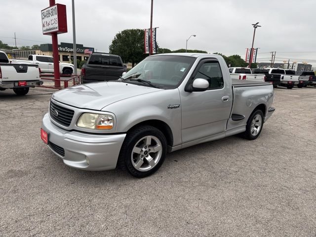 Used 2002 Ford F150 Lightning RWD image 2