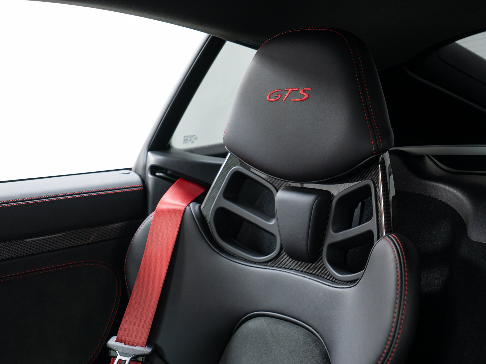 Certified 2025 Porsche 718 Cayman GTS RWD image 21