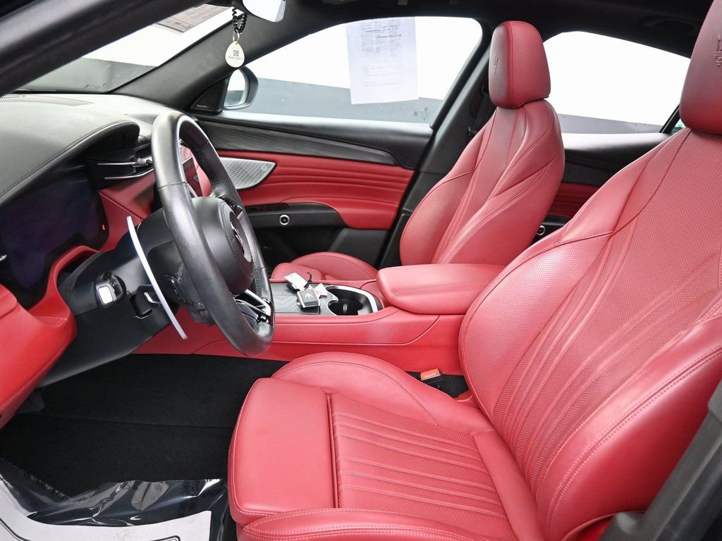 Used 2023 Maserati Grecale Modena image 28