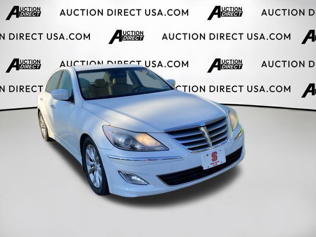 Used 2013 Hyundai Genesis 3.8 RWD image 5