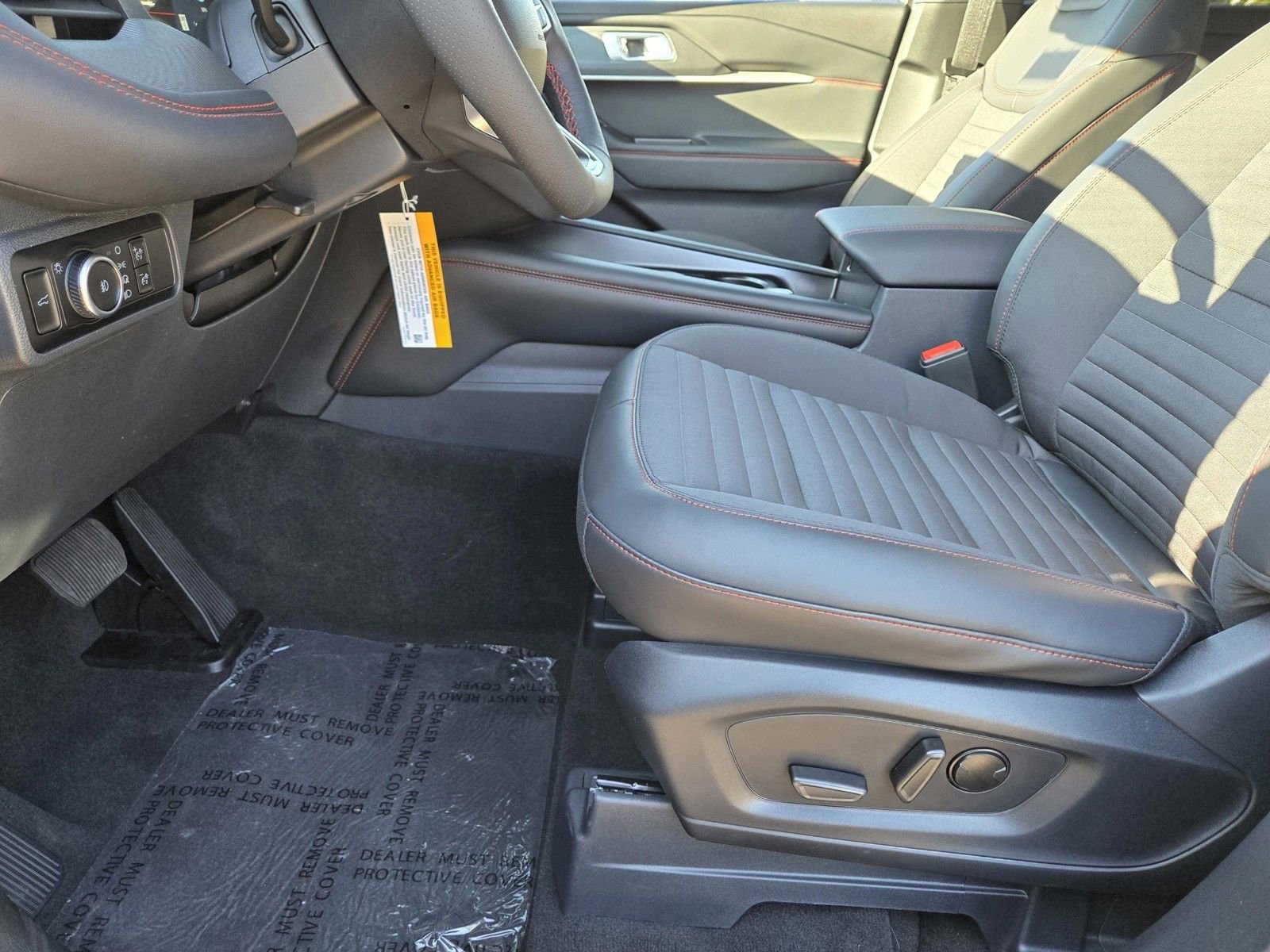 Used 2026 Ford Explorer ST-Line w/ ST-Line Street Pack image 11