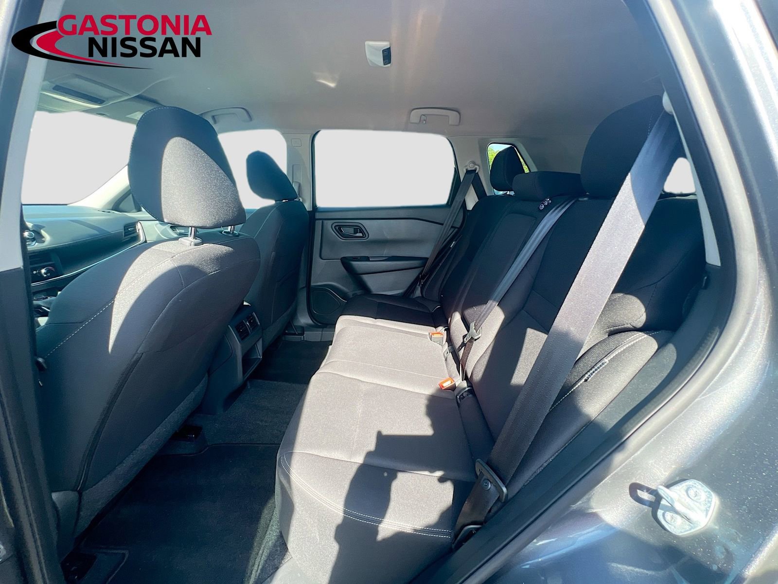 Used 2025 Nissan Rogue S FWD image 31