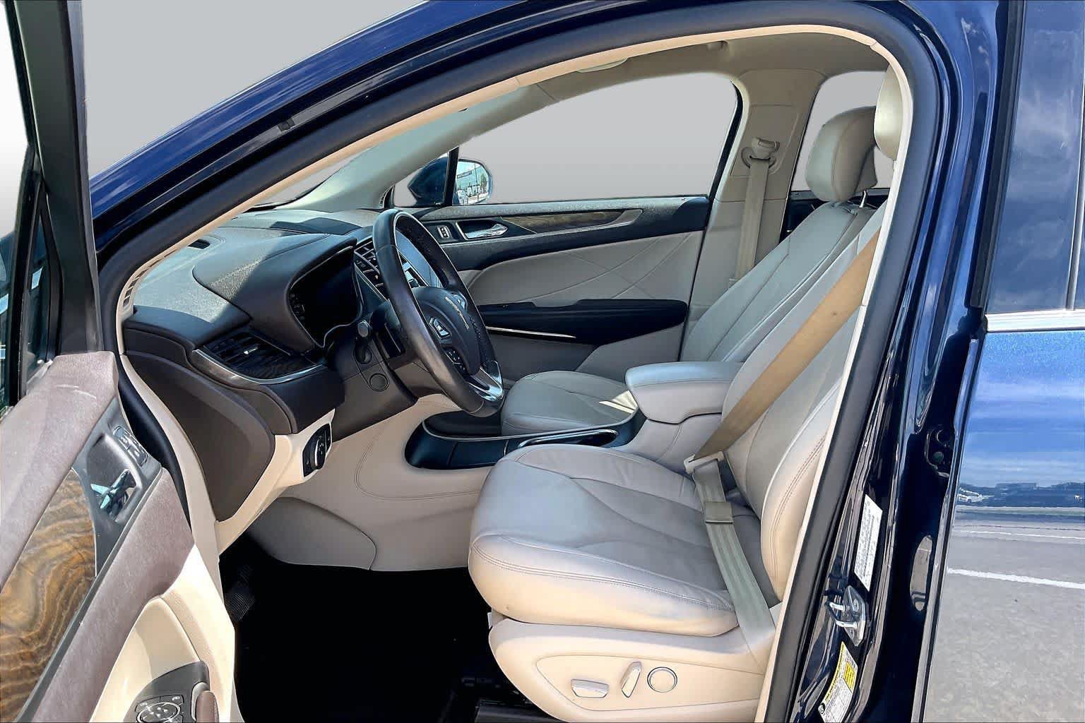Used 2017 Lincoln MKC Reserve FWD image 8
