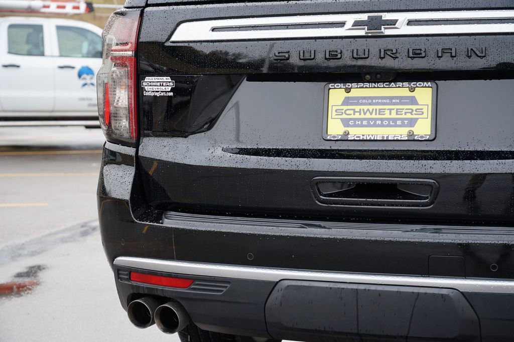 Used 2023 Chevrolet Suburban High Country w/ Premium Package image 10
