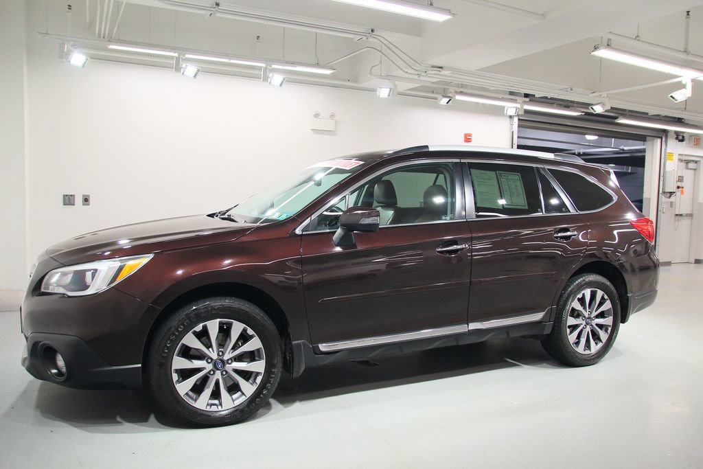 Used 2017 Subaru Outback 3.6R Touring AWD/4WD image 3