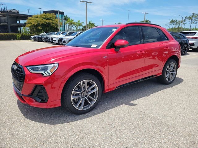 Certified 2025 Audi Q3 2.0T Premium w/ Convenience Package AWD/4WD image 4