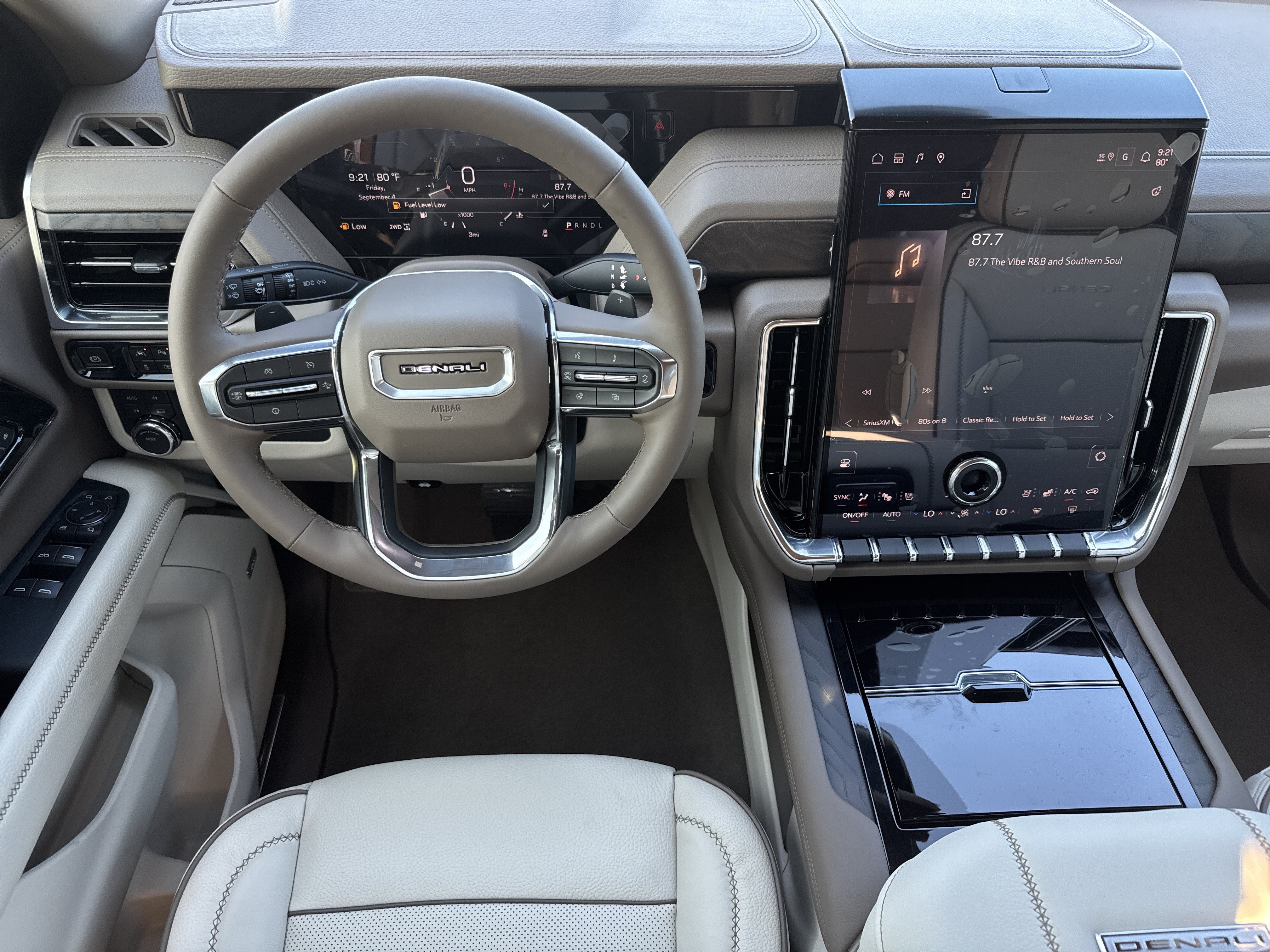 New 2026 GMC Yukon XL Denali w/ Sun & Power Step Package AWD/4WD image 18