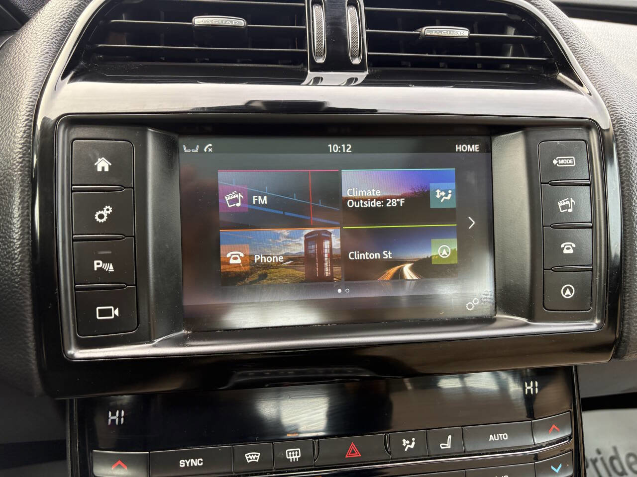 Used 2017 Jaguar XE Premium image 38