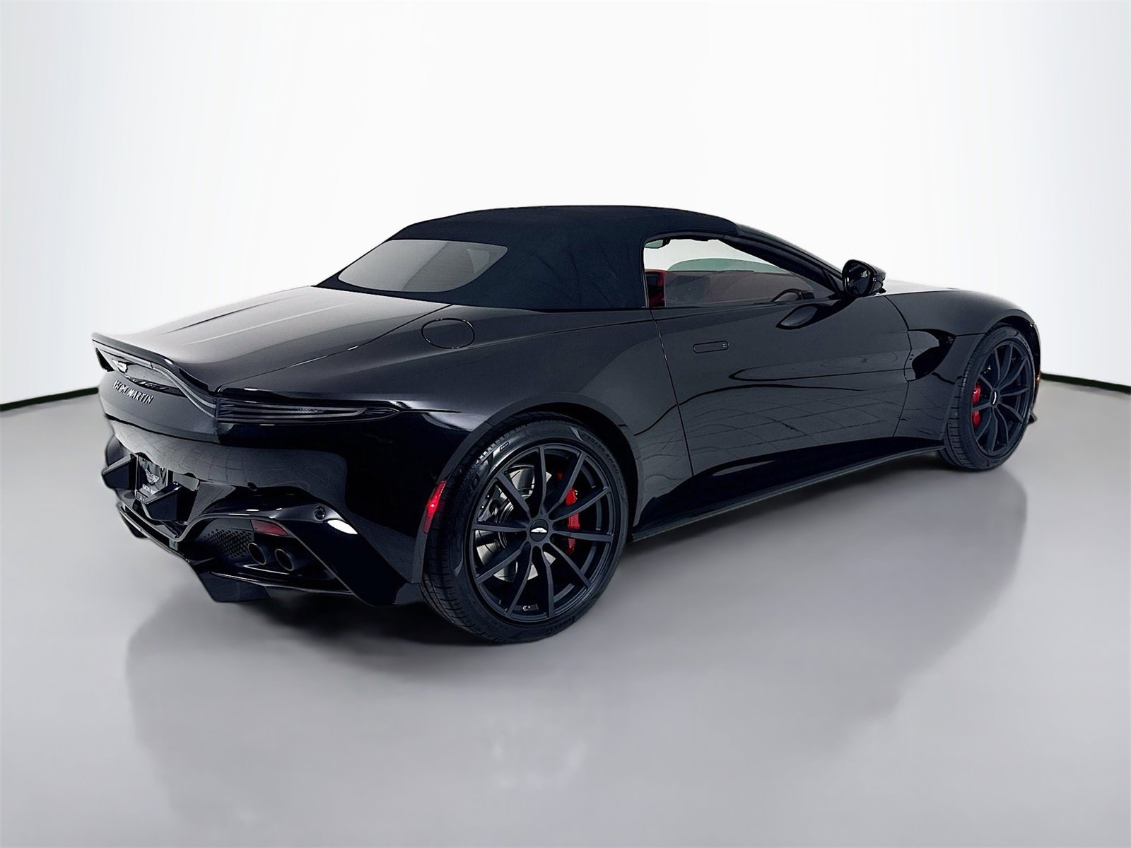 Used 2022 Aston Martin V8 Vantage Roadster image 7