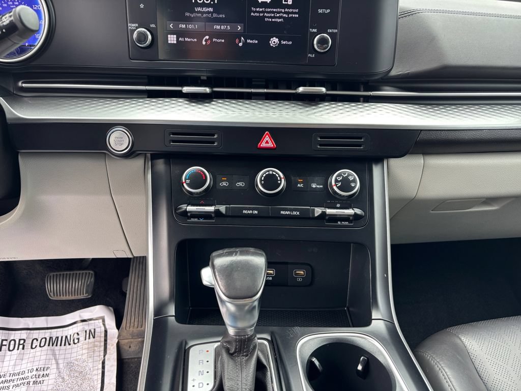 Used 2024 Kia Carnival LX FWD image 12