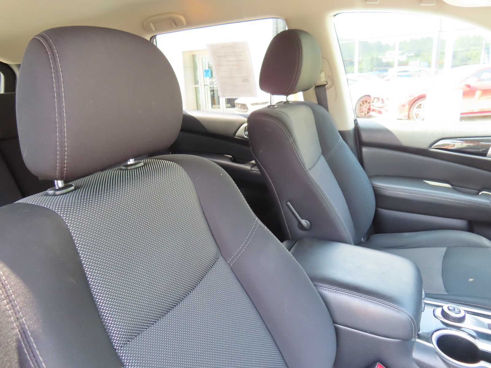 Used 2018 Nissan Pathfinder SV AWD/4WD image 36