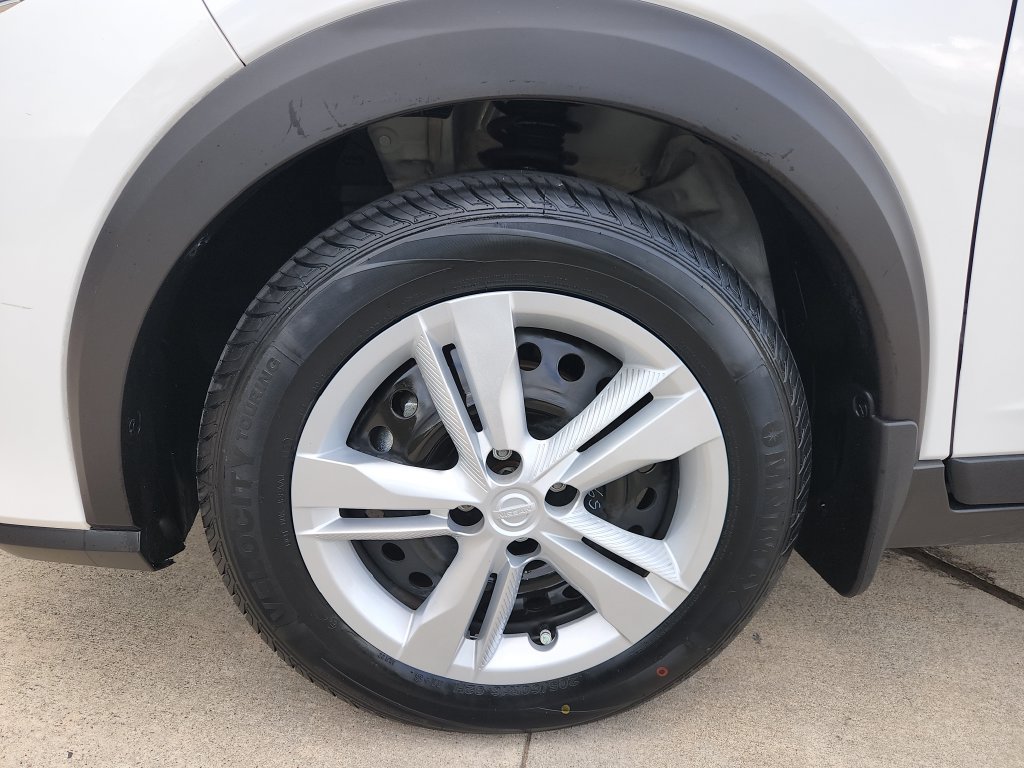 Used 2024 Nissan Kicks S FWD image 30