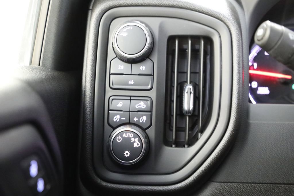 Used 2024 Chevrolet Silverado 2500 Custom w/ Custom Value Package image 6