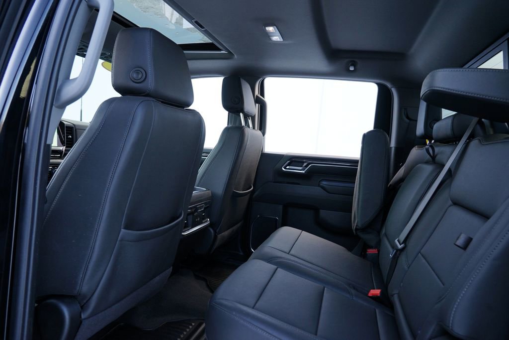 Used 2025 Chevrolet Silverado 3500 LTZ w/ LTZ Plus Package image 20