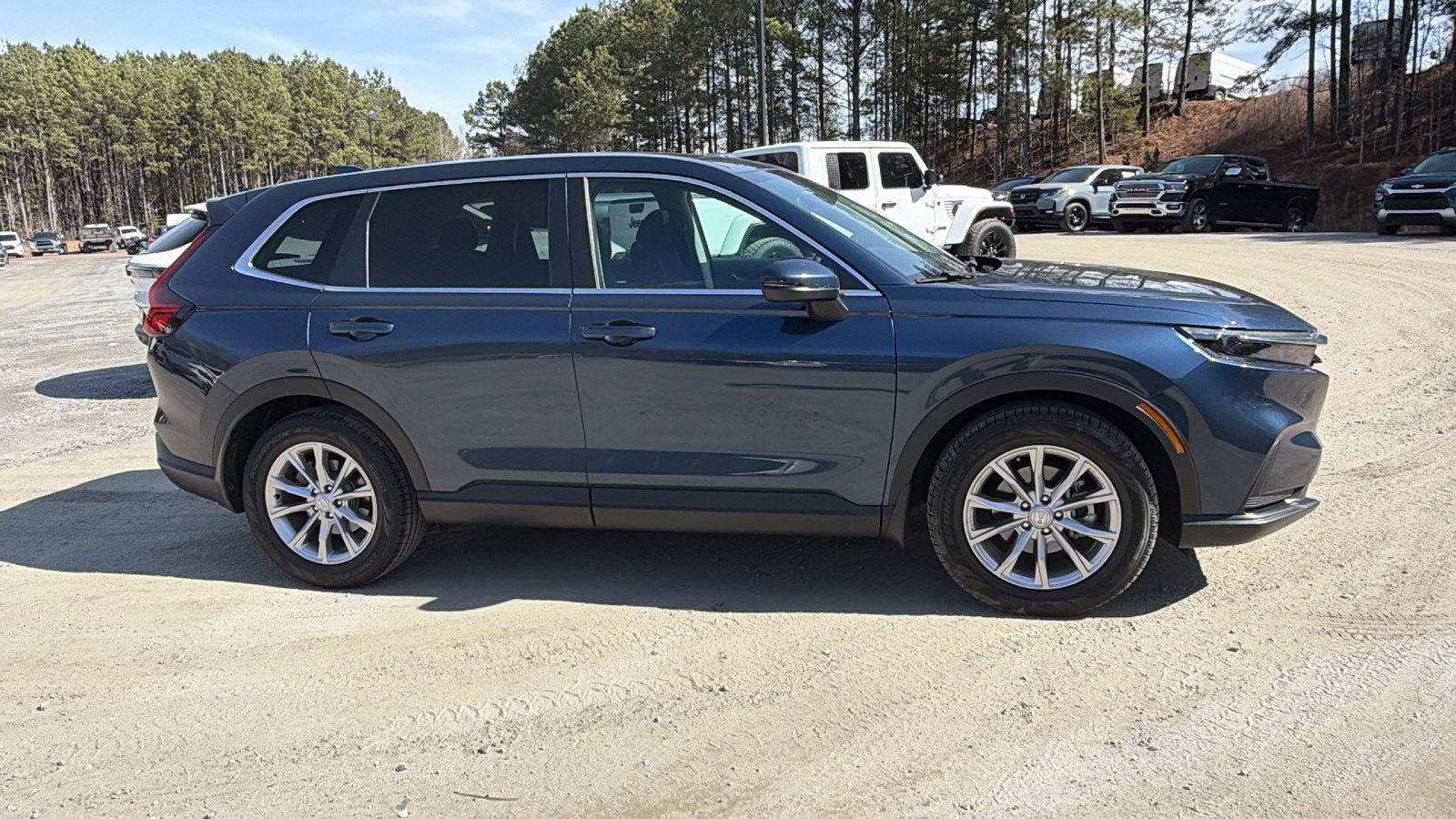 Used 2025 Honda CR-V EX image 7