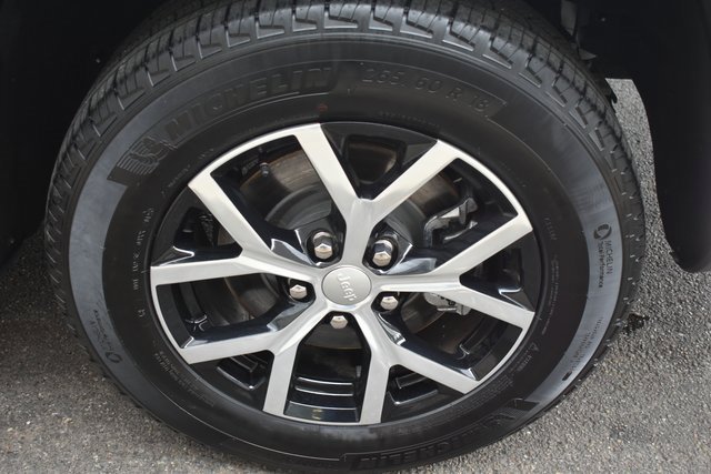 Used 2025 Jeep Grand Cherokee L Limited image 57