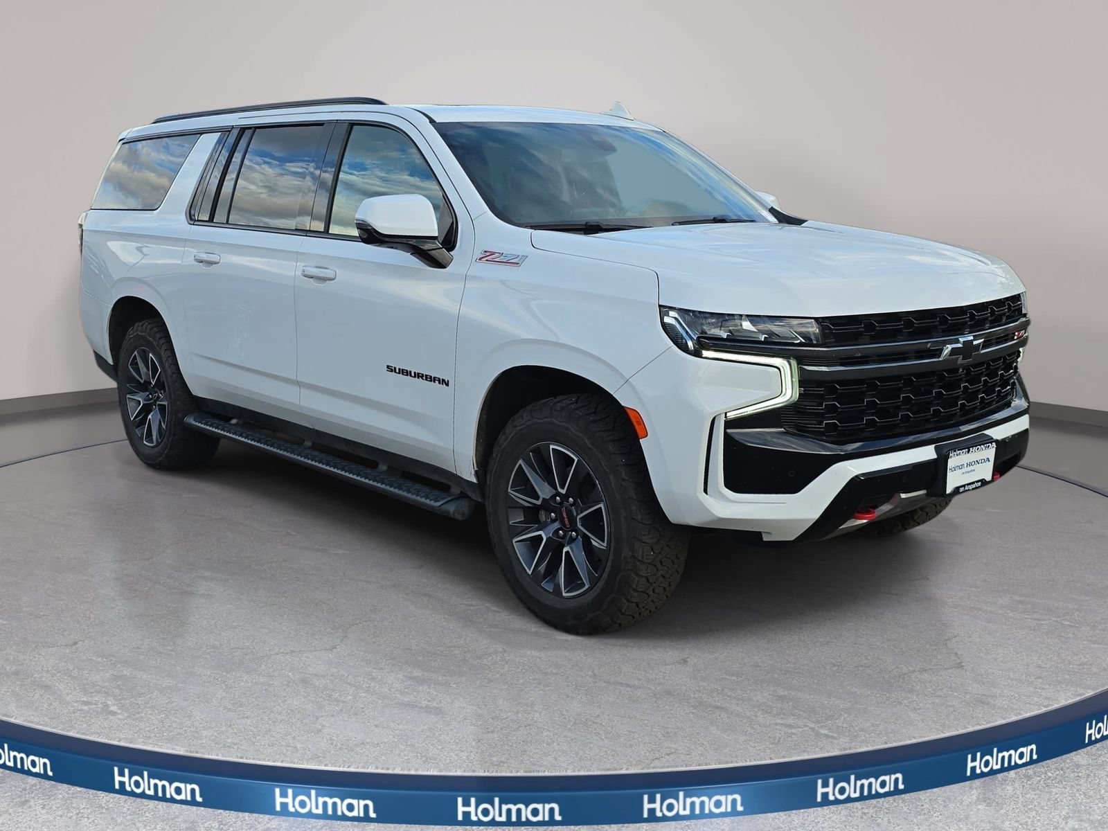 Used 2021 Chevrolet Suburban Z71 w/ Luxury Package AWD/4WD image 4