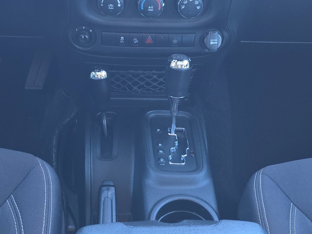 Used 2013 Jeep Wrangler Unlimited Sahara w/ Connectivity Group image 23