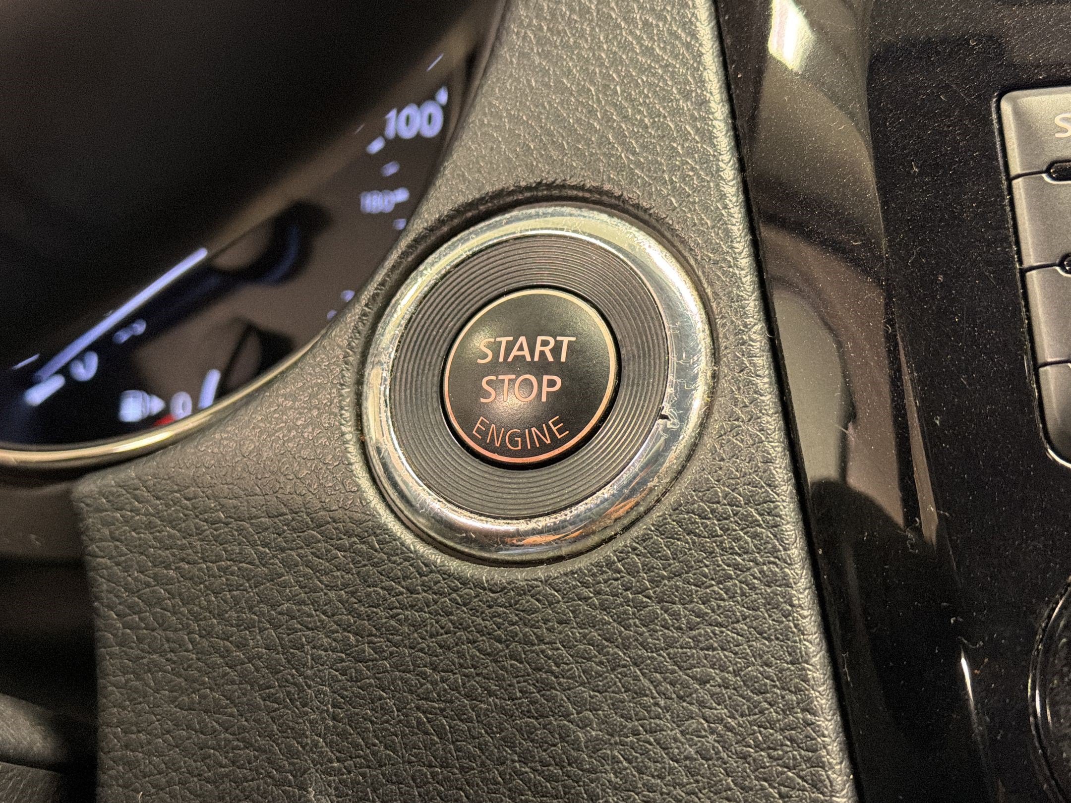 Used 2017 Nissan Rogue SV w/ SV Premium Package AWD/4WD image 25