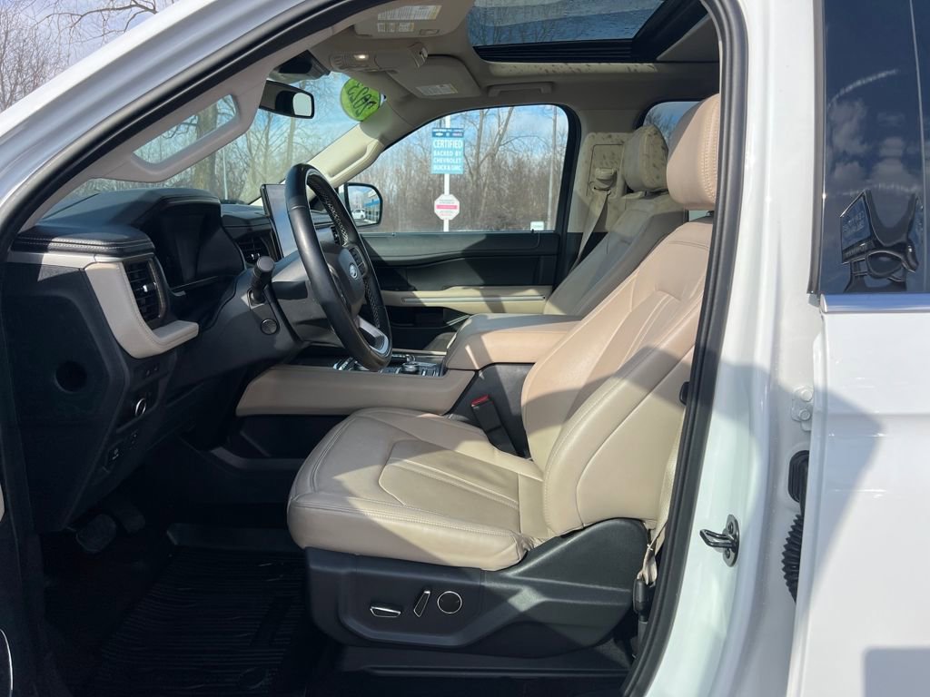 Used 2023 Ford Expedition Max Limited image 9