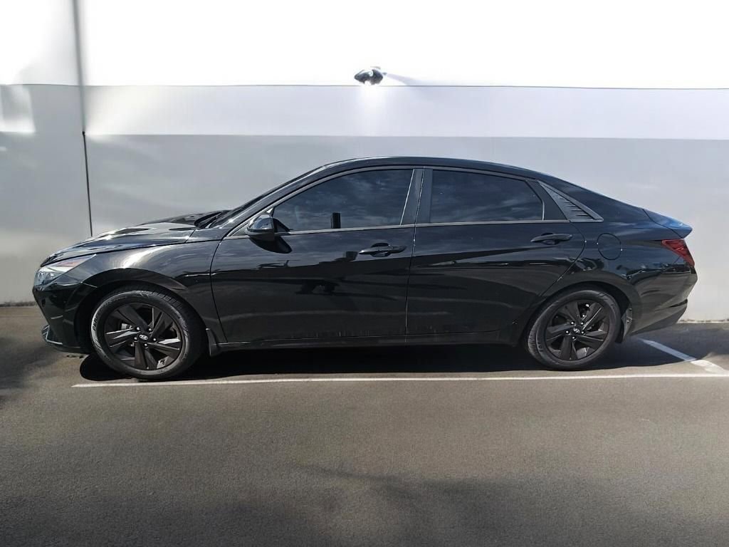 Used 2022 Hyundai Elantra SEL w/ Cargo Package image 16