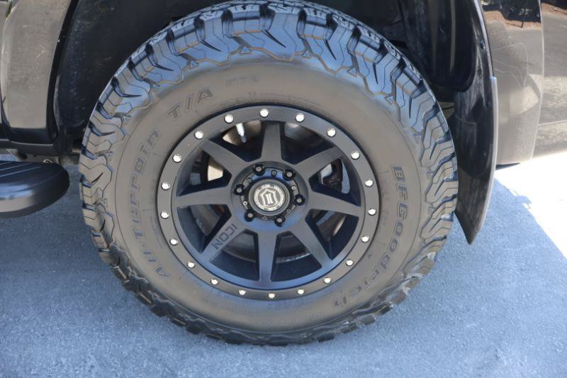Used 2016 Toyota 4Runner SR5 AWD/4WD image 9