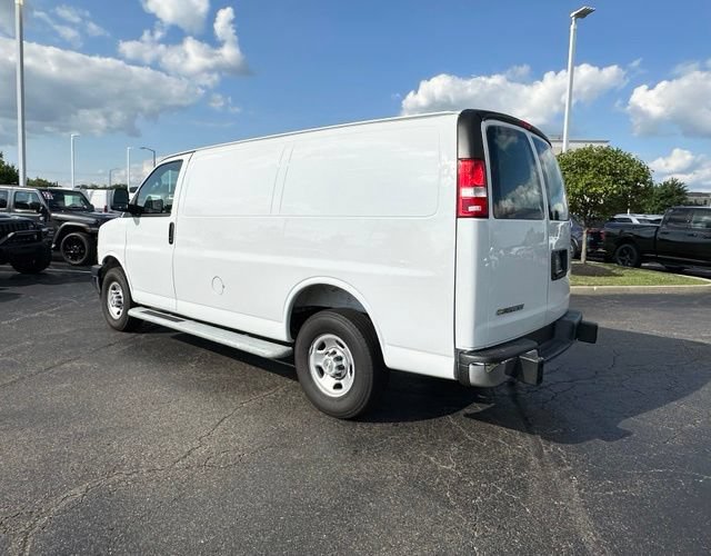 Used 2025 Chevrolet Express 2500 w/ Driver Convenience Package RWD image 11