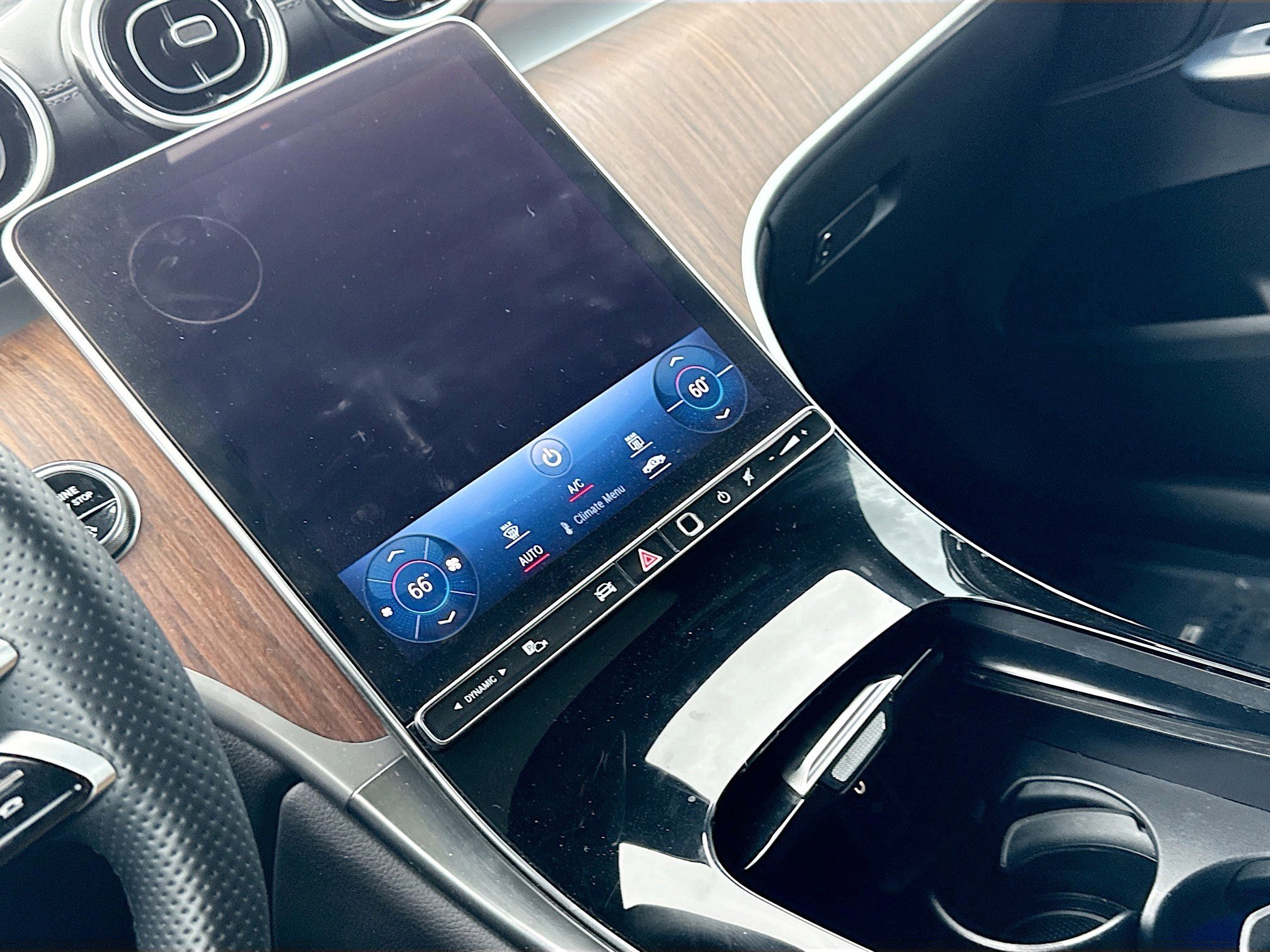 Used 2024 Mercedes-Benz GLC 300 4MATIC image 27