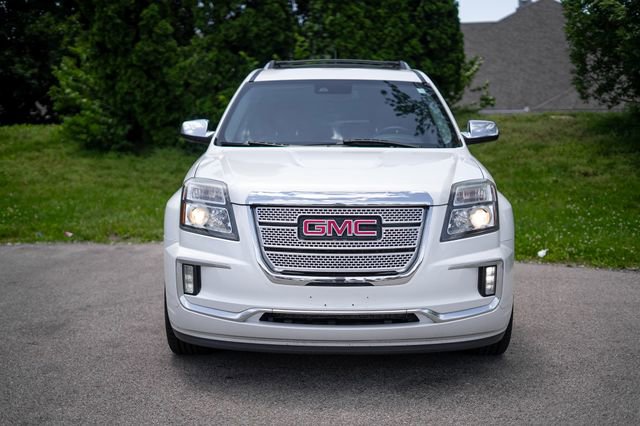 Used 2017 GMC Terrain Denali w/ Cargo Package AWD/4WD image 2