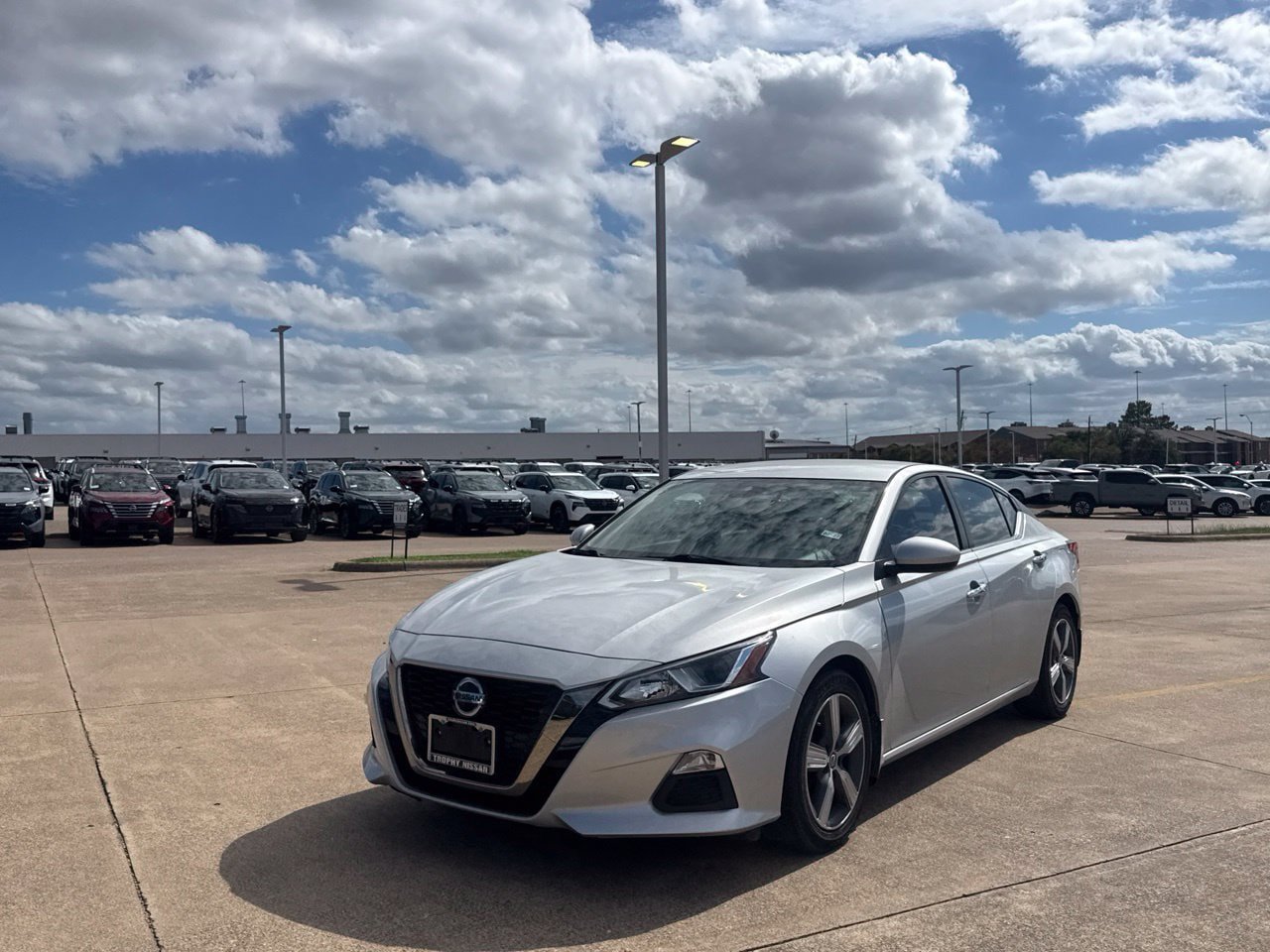 Used 2020 Nissan Altima 2.5 S w/ Driver Assist Package FWD image 9