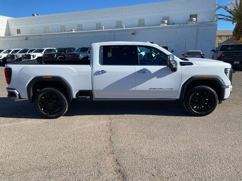 New 2025 GMC Sierra 2500 Denali Ultimate image 4