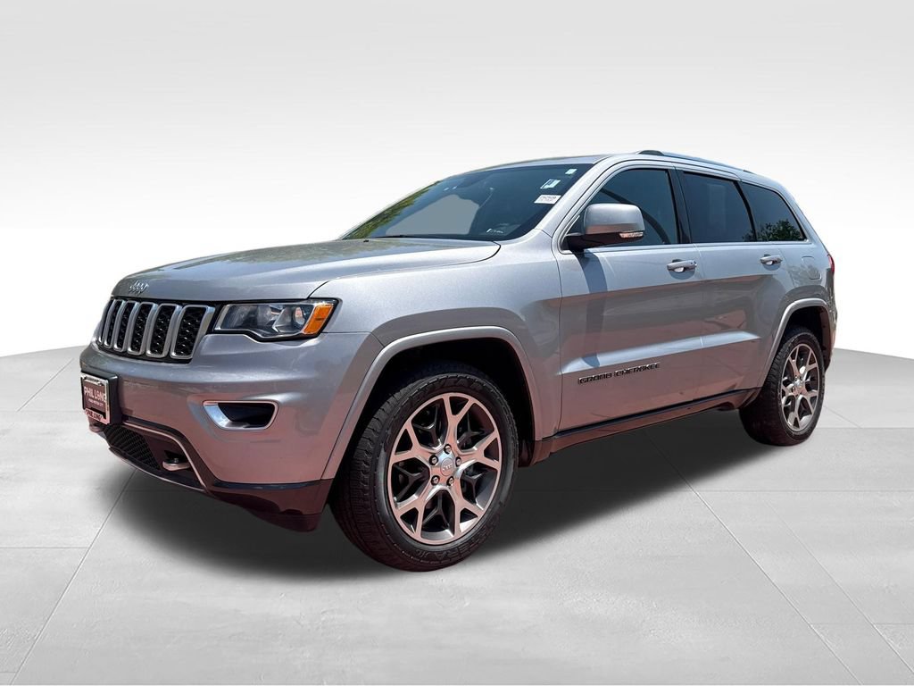 Used 2018 Jeep Grand Cherokee Limited AWD/4WD image 4
