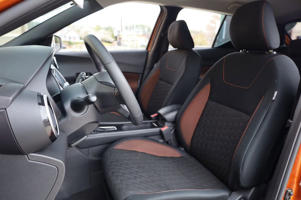 Used 2023 Nissan Kicks SR image 15