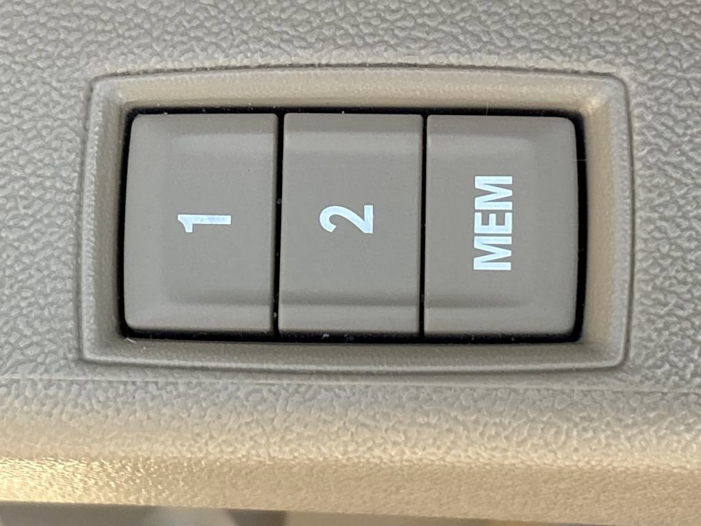 Used 2013 Buick LaCrosse Leather w/ Entertainment Package FWD image 26