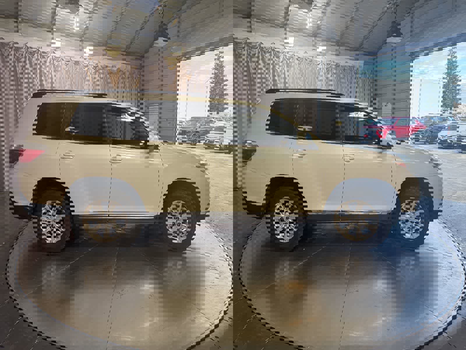 Used 2012 Toyota Highlander SE image 4