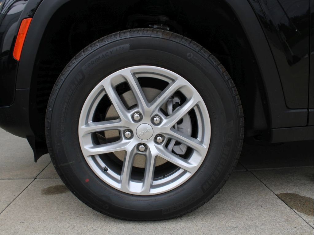 New 2025 Jeep Grand Cherokee Laredo X w/ Luxury Tech Group I image 40