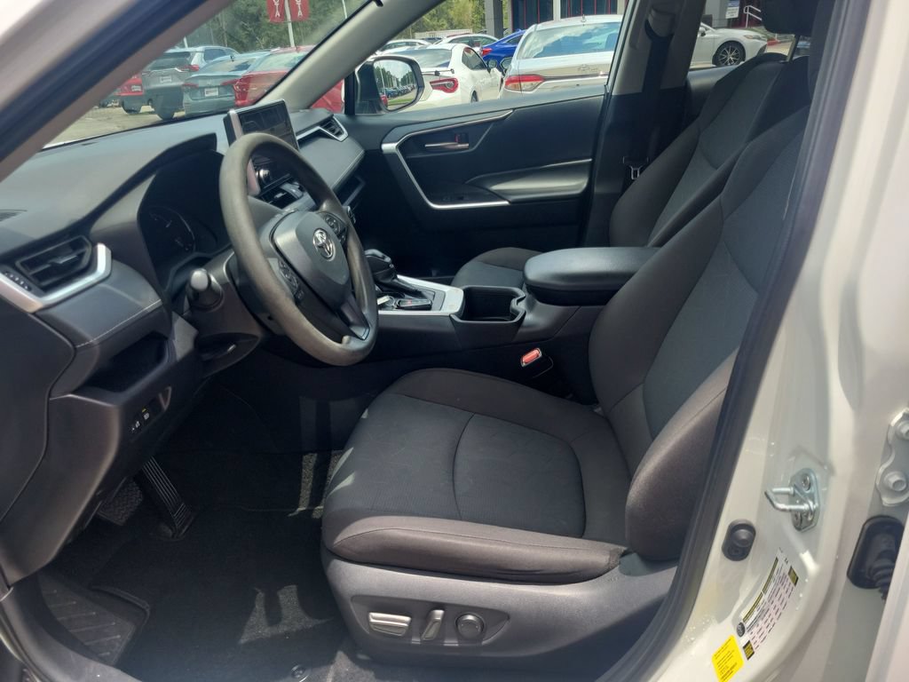 Certified 2025 Toyota RAV4 XLE FWD image 15
