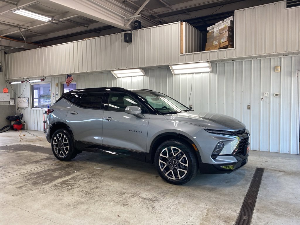 Certified 2026 Chevrolet Blazer RS w/ Driver Confidence II Package AWD/4WD image 4