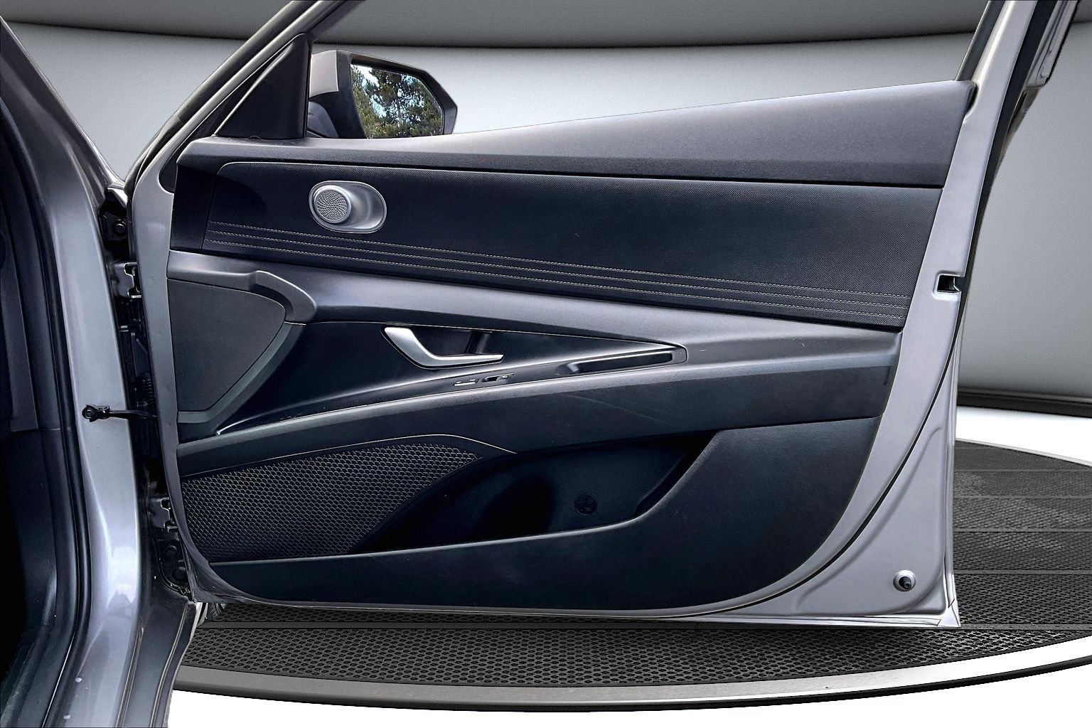 Used 2022 Hyundai Elantra SEL w/ Winter Weather Package image 25