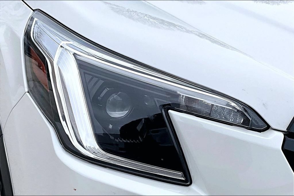 Used 2023 Subaru Forester Premium AWD/4WD image 32