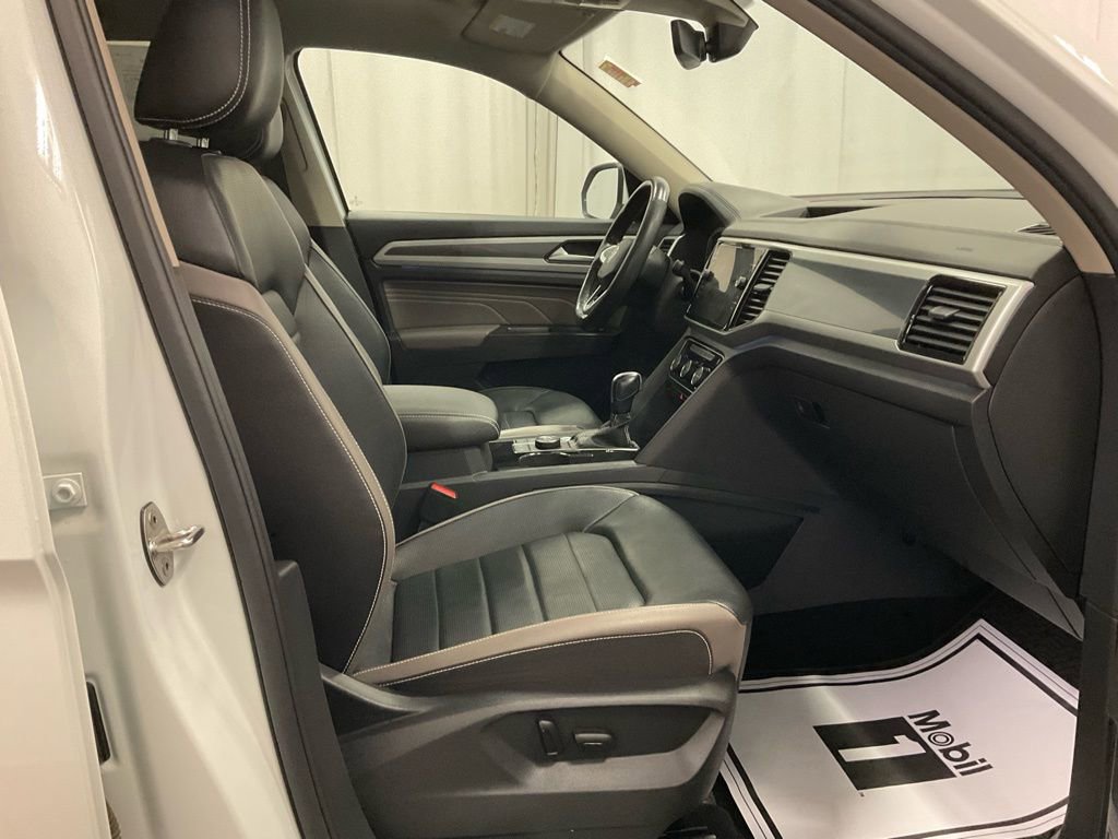 Used 2022 Volkswagen Atlas SEL Premium image 30
