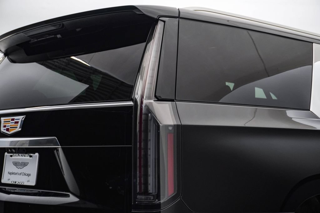 Used 2026 Cadillac Escalade ESV Luxury w/ LPO, Floor Liner Package AWD/4WD image 13