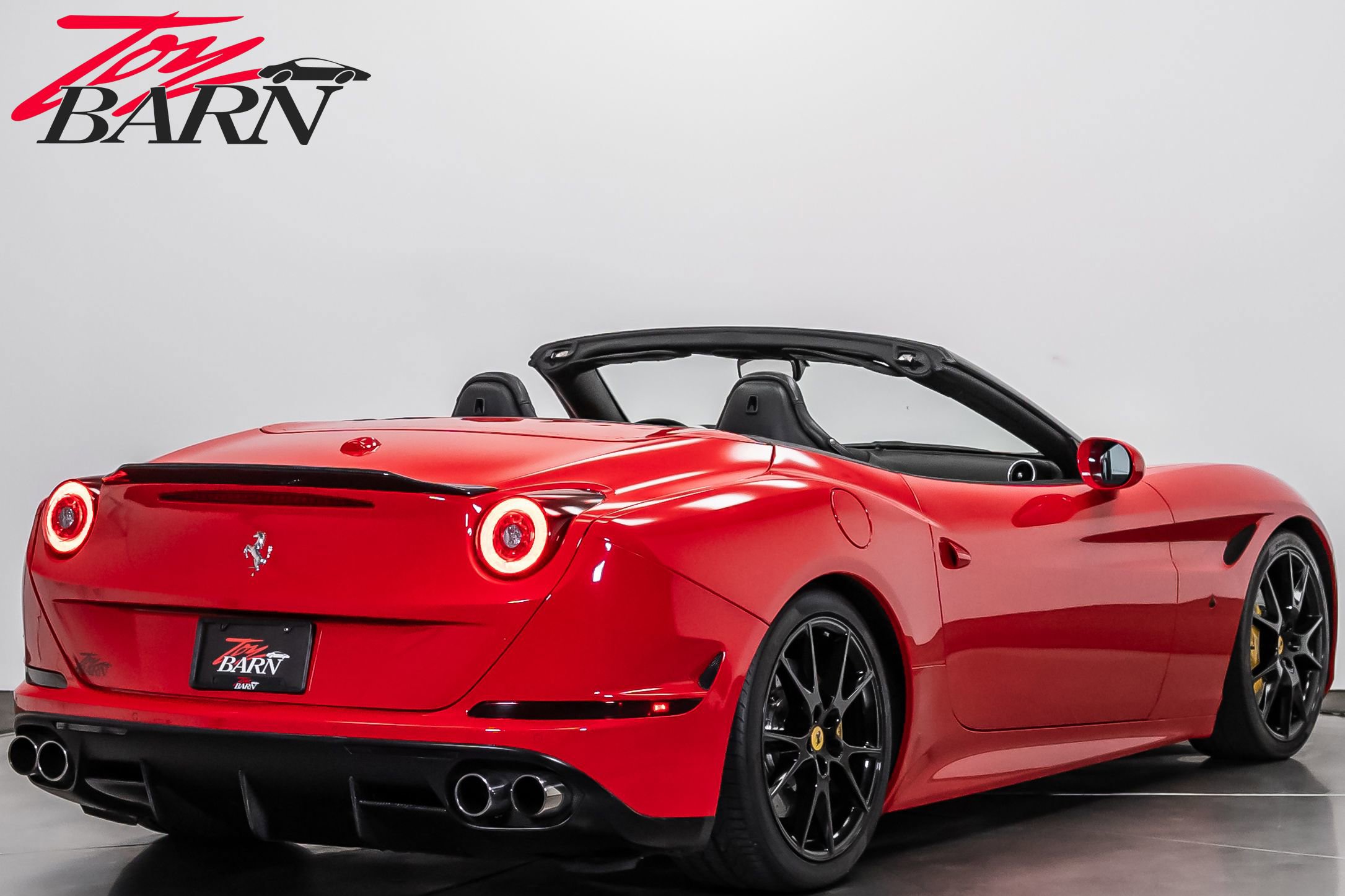 Used 2016 Ferrari California T RWD image 5