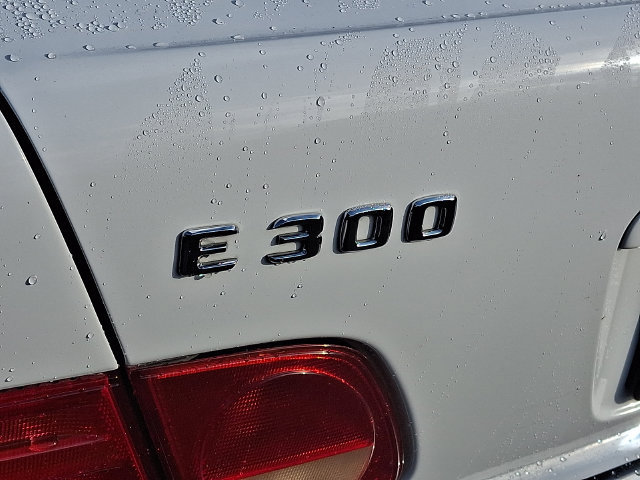 Used 1999 Mercedes-Benz E 300 Sedan image 30