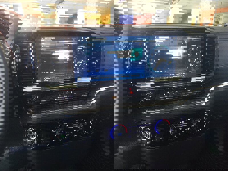 Used 2025 Chevrolet Silverado 1500 LT image 21