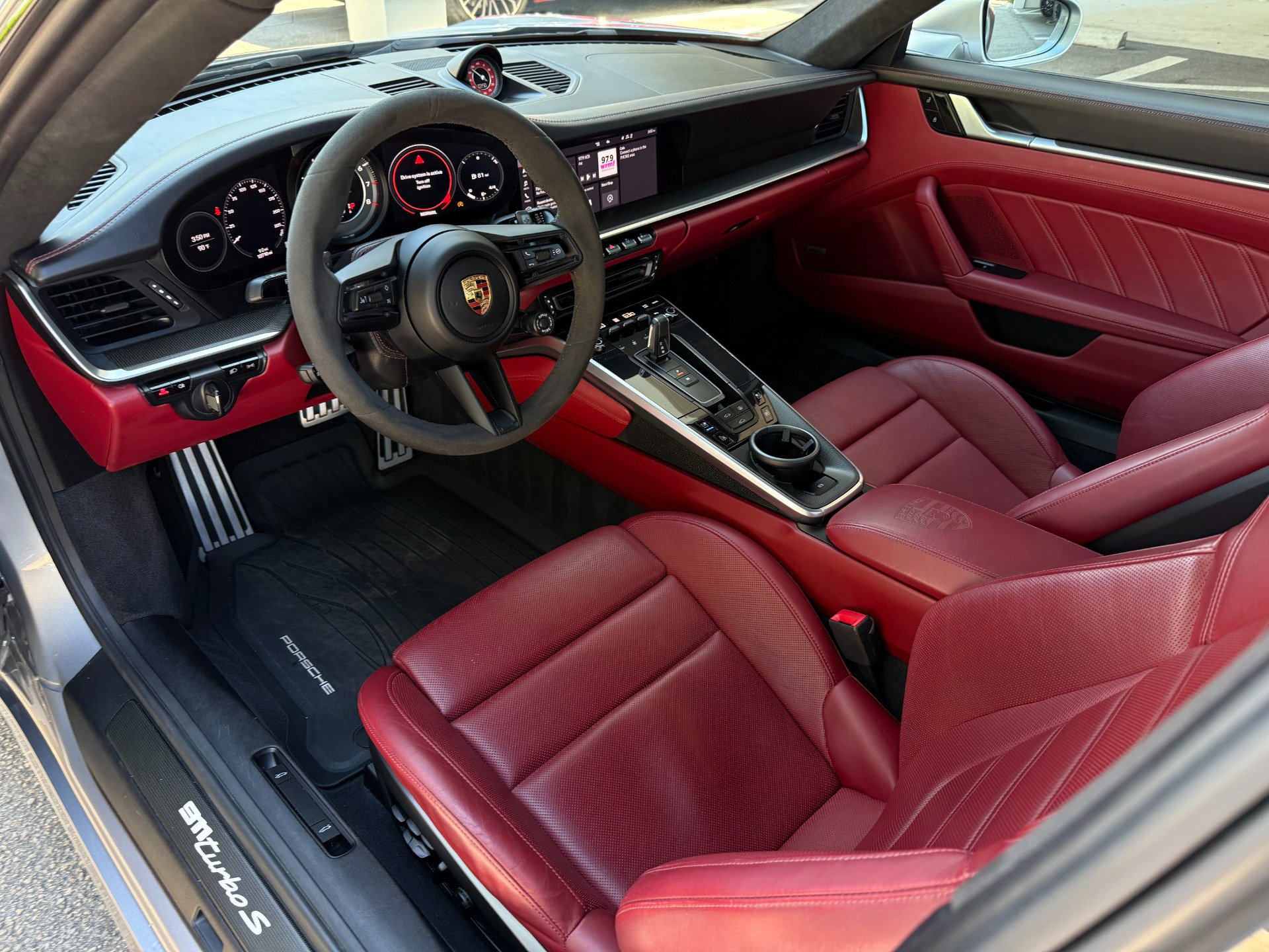 Used 2021 Porsche 911 Turbo S image 20