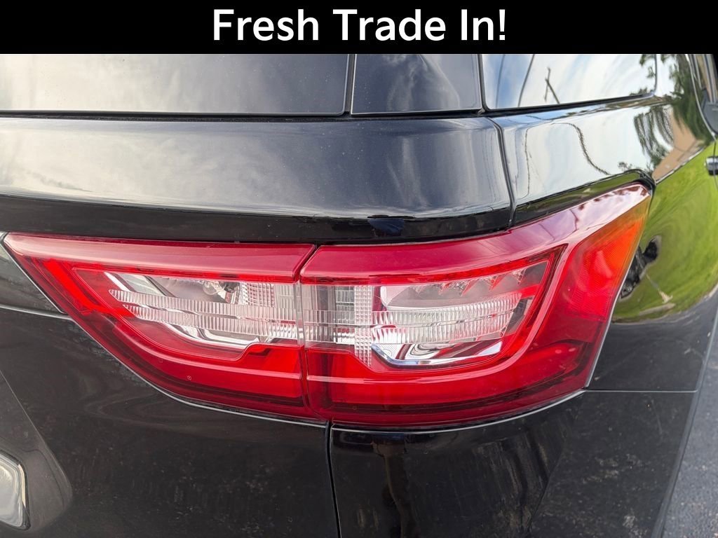 Used 2021 Chevrolet Traverse RS w/ LPO, Floor Liner Package FWD image 10