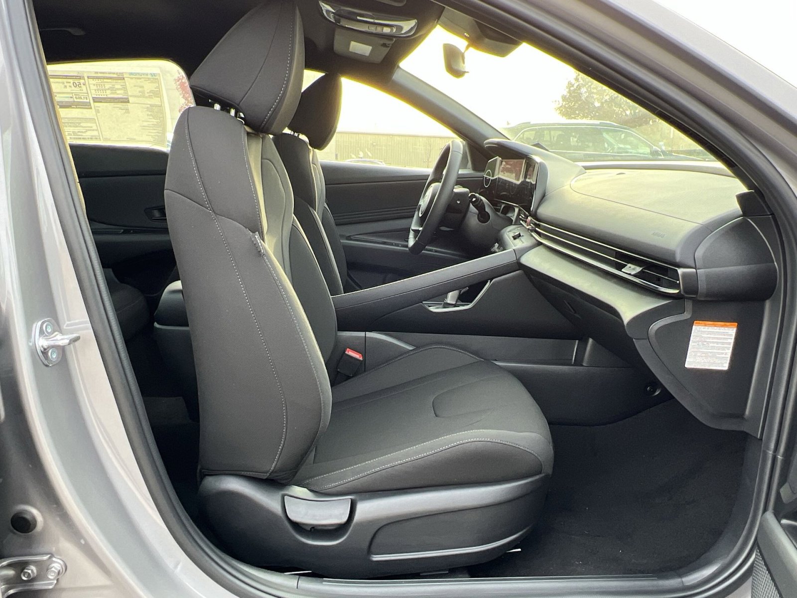 New 2025 Hyundai Elantra SEL image 23