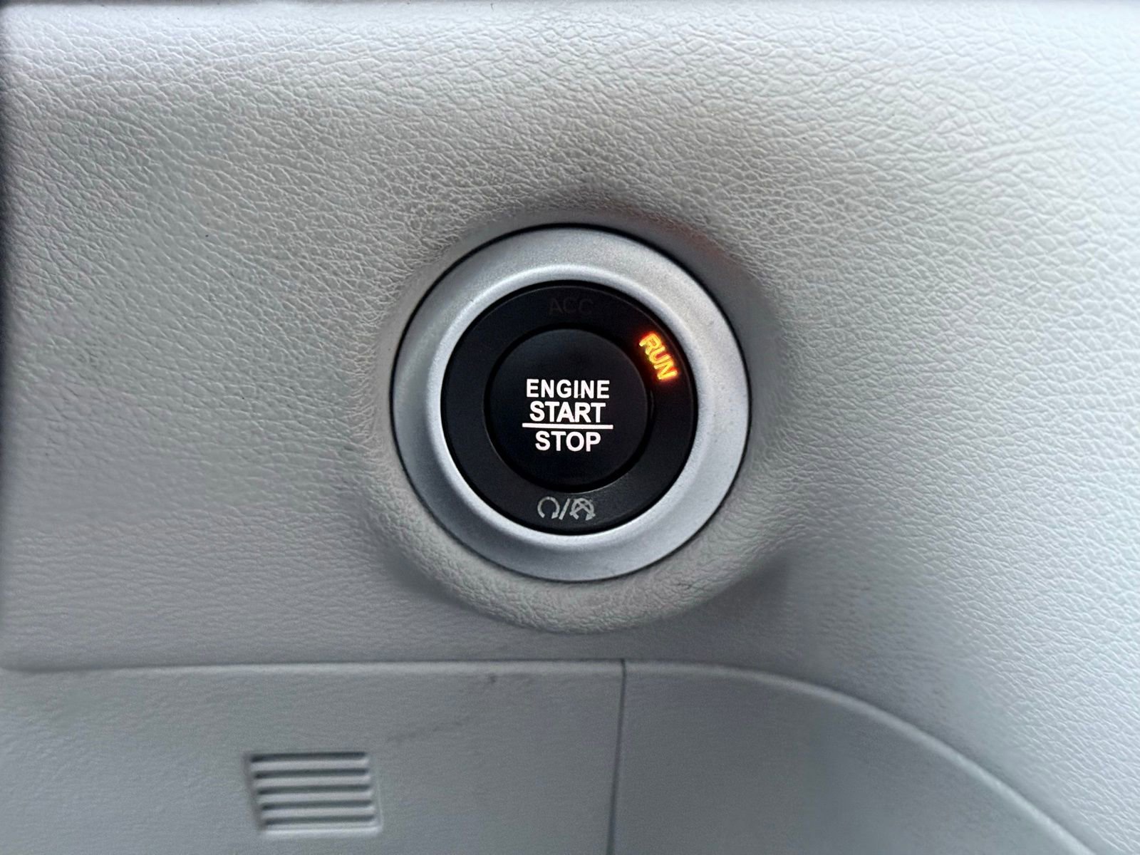 Used 2018 Chrysler Pacifica Touring Plus image 37