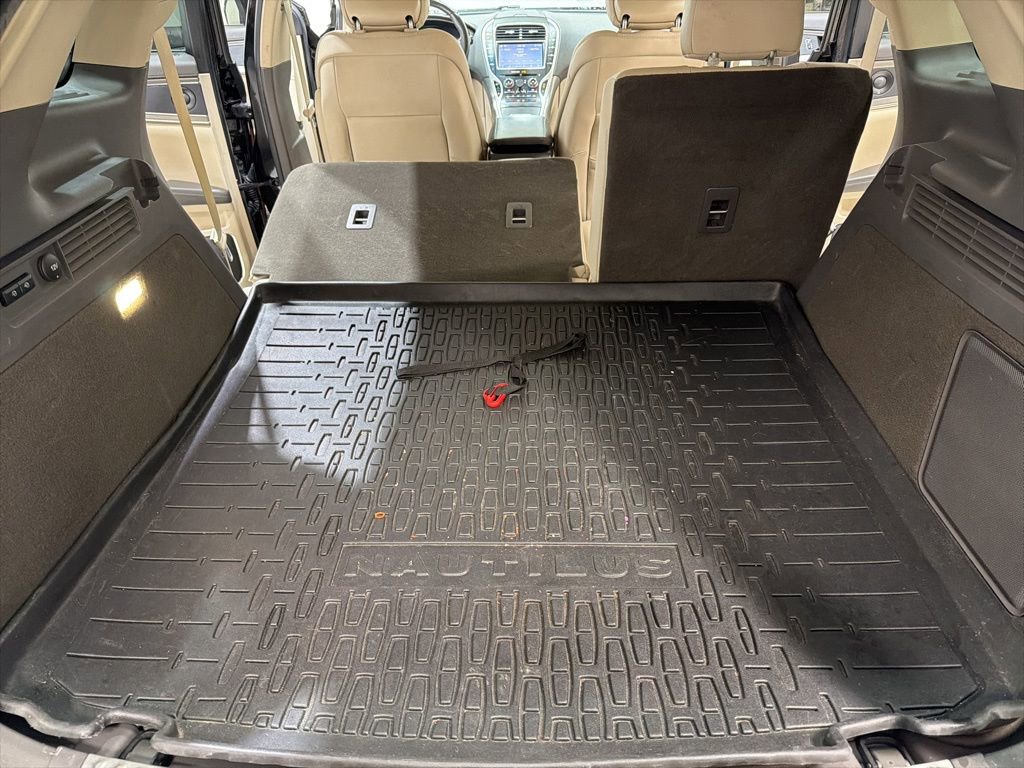 Used 2020 Lincoln Nautilus Reserve w/ Equipment Group 201A image 26